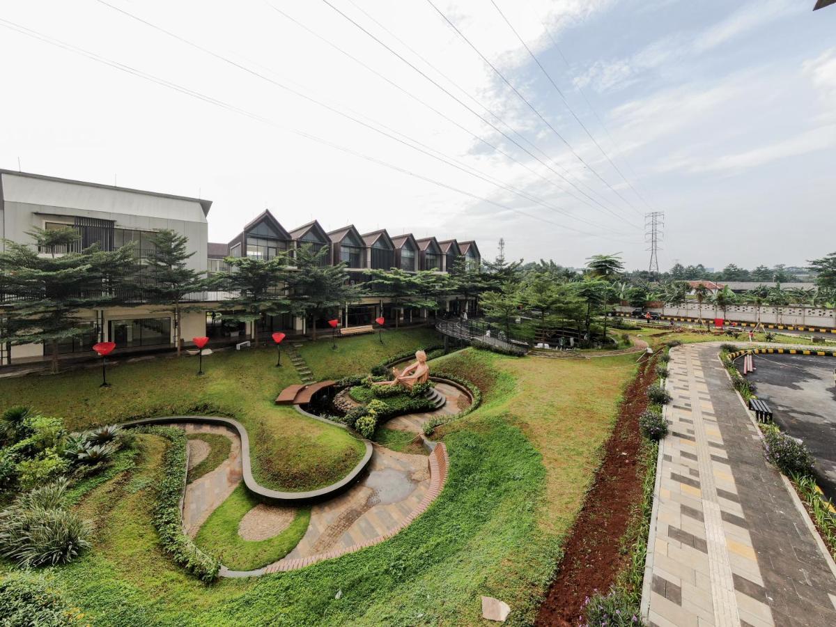 Stay G Royal Sentul Park By Grandhika Kedungmanggu Екстериор снимка